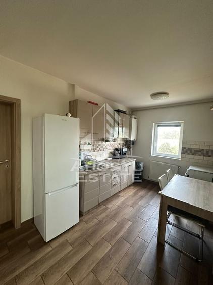Apartament cu 3 camere semidecomandat în UMT