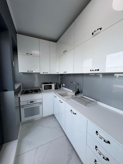 Apartament cu 2 camere semidecomandat, mobilat în Nord