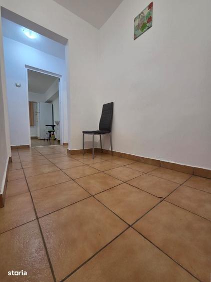 Apartament cu 4 camere decomandat în E3