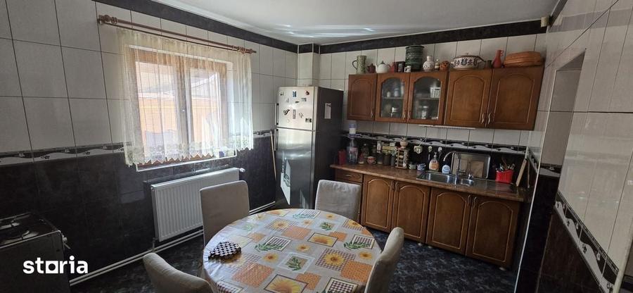 Casă cu 4 camere cu Teren 280 Mp în Central