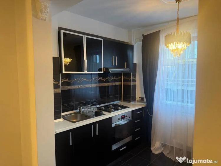 Apartament cu 3 camere decomandat în 1 Mai