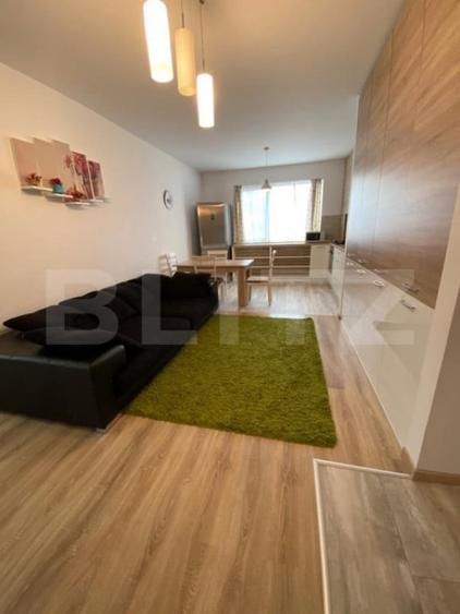 Apartament cu 3 camere semidecomandat în Florești