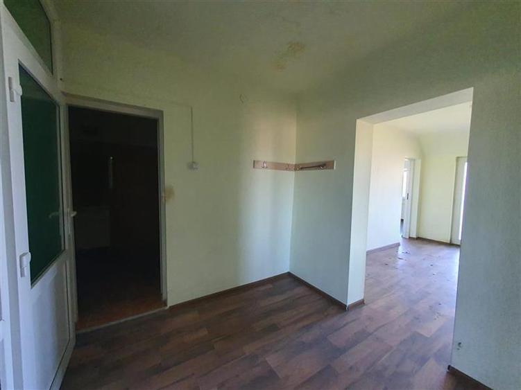 Casă individuală cu 5 camere cu Garaj în Chiribiș