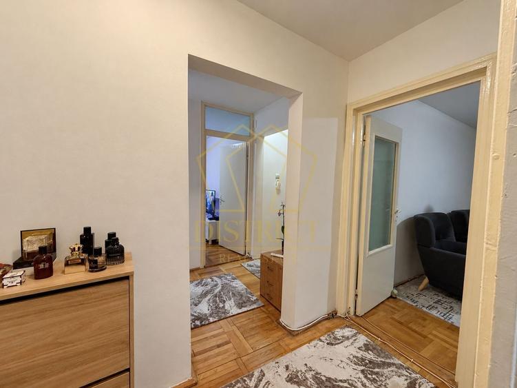 Apartament cu 3 camere decomandat, mobilat în Girocului