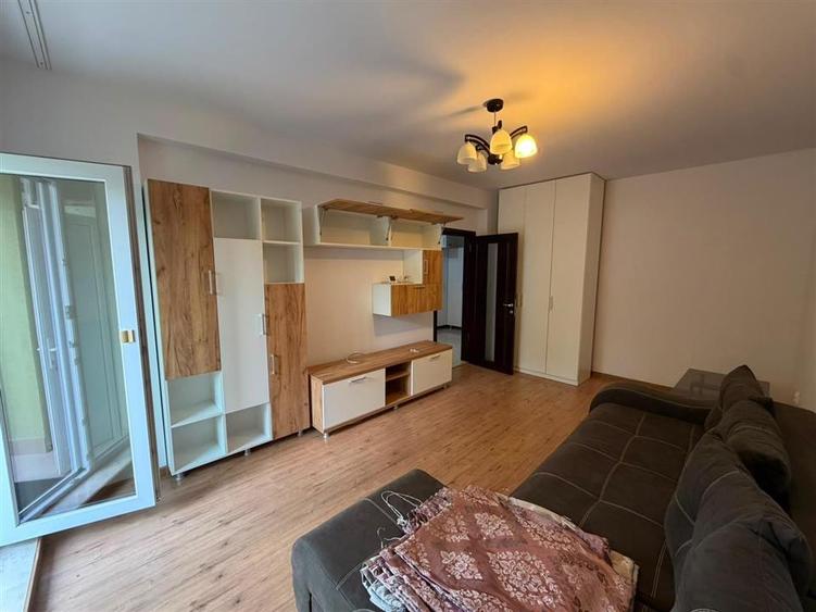 Apartament cu 2 camere decomandat în Rediu