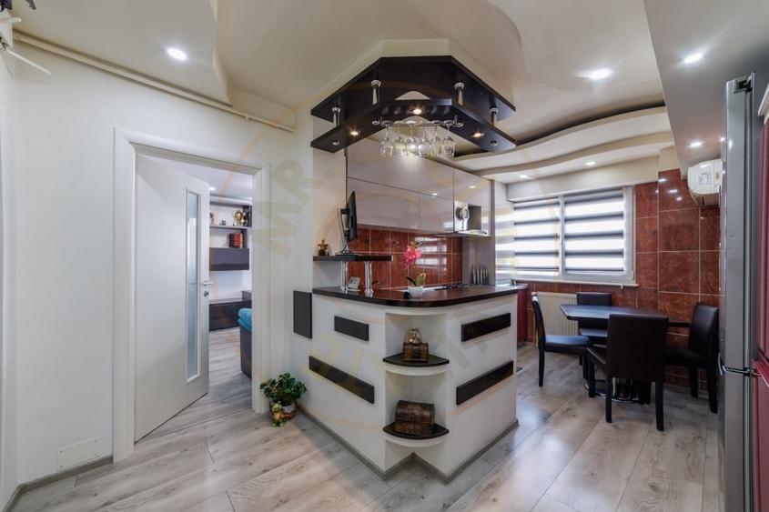 Apartament cu 3 camere decomandat, mobilat în Prundu