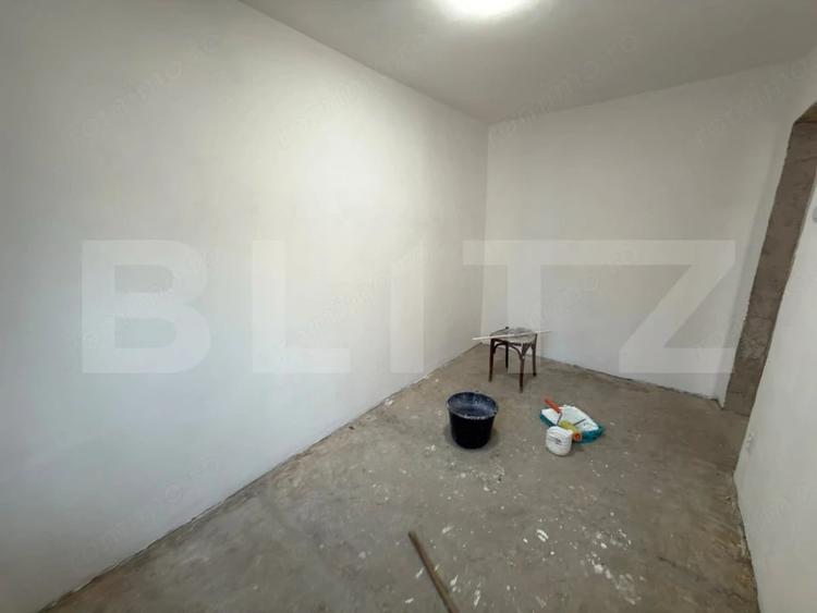 Apartament cu 4 camere semidecomandat în Sud