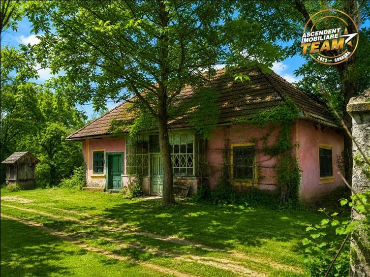 Casă cu 2 camere cu Teren 4831 Mp în Țufalău