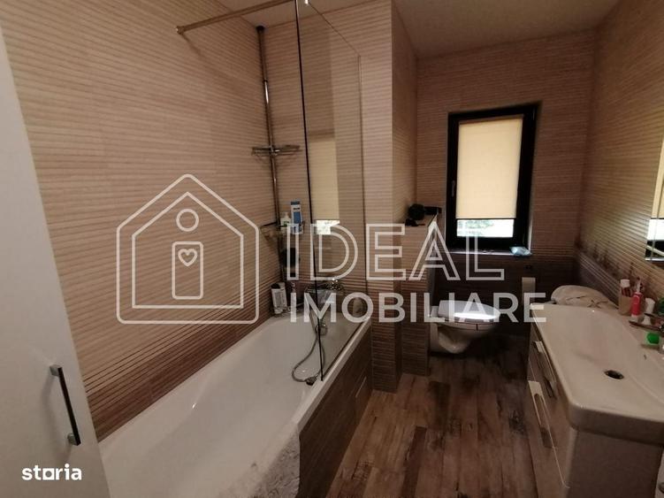 Casă cu 4 camere în Poplaca
