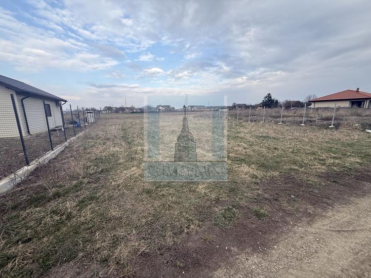 Teren Construcții intravilan de 500 mp, în Stupini