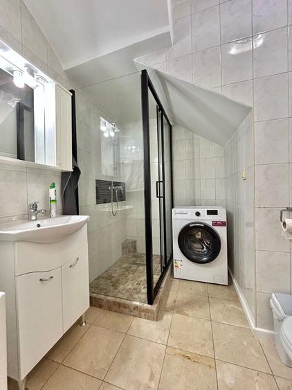 Duplex cu 5 camere cu Canalizare în Iancu Nicolae