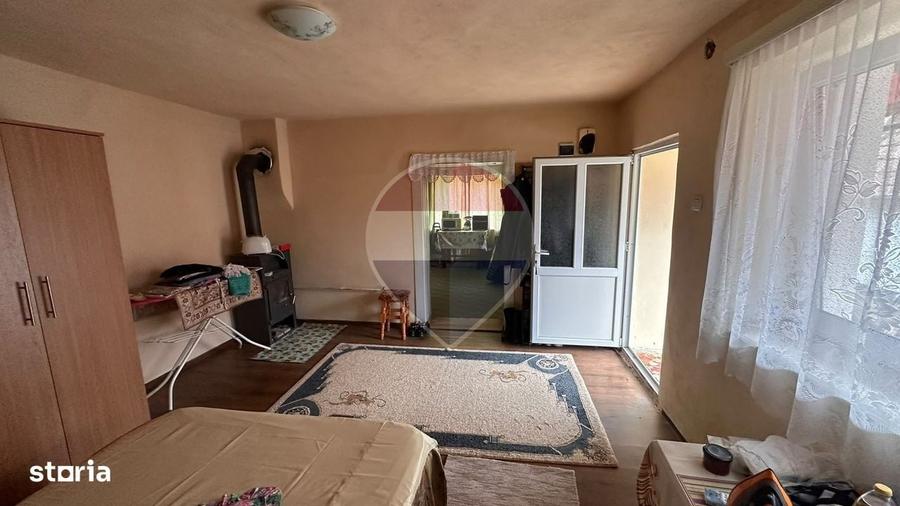 Casă cu 3 camere în Valea Lungă