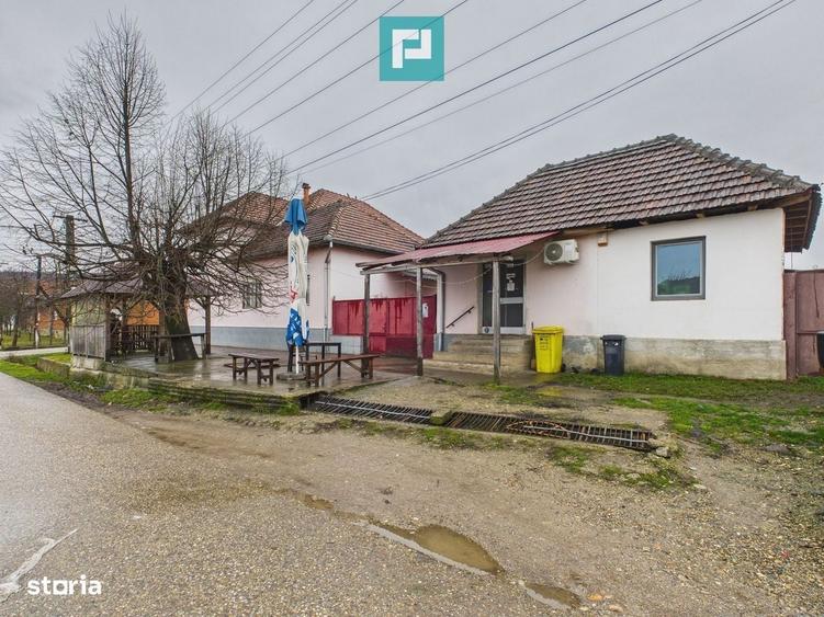 Casă cu 4 camere în Almaș