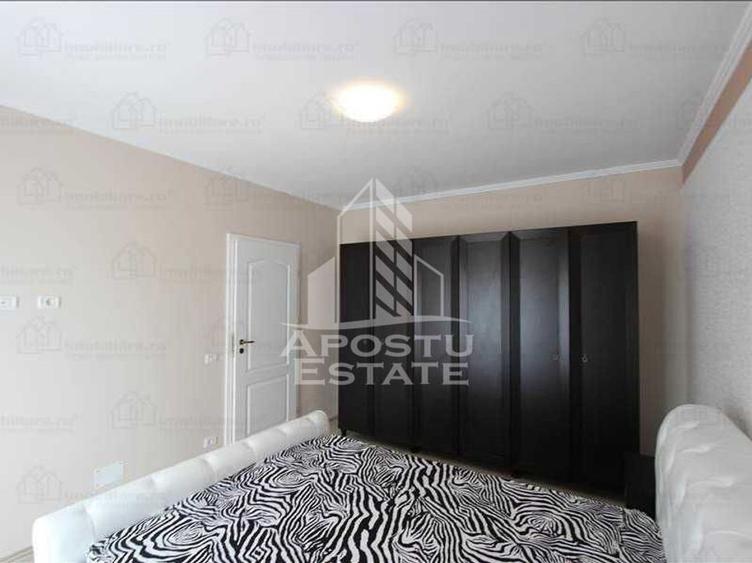 Apartament cu 3 camere decomandat în Dumbrăvița