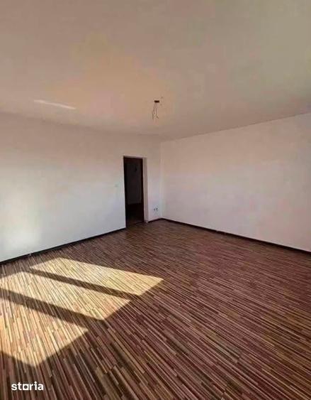 Casă cu 4 camere cu Teren 1100 Mp în Central