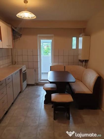 Apartament cu 3 camere decomandat în Dorobanți