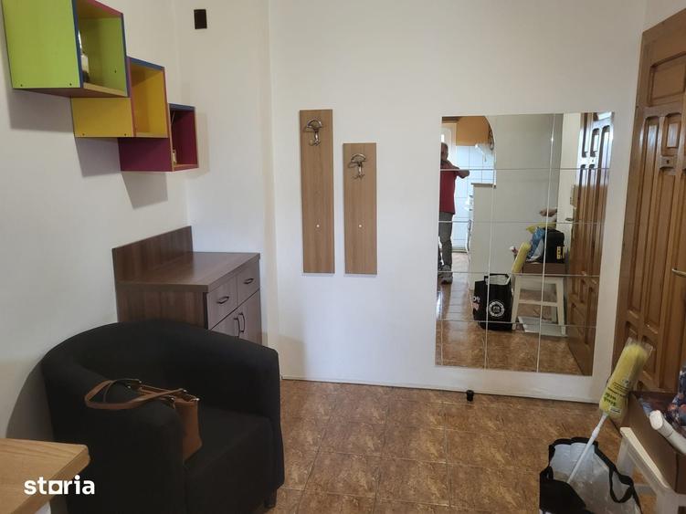 Apartament cu 2 camere semidecomandat în Cristian