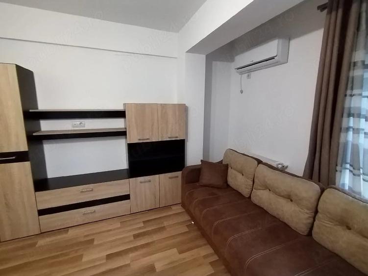 Garsonieră decomandată în Central