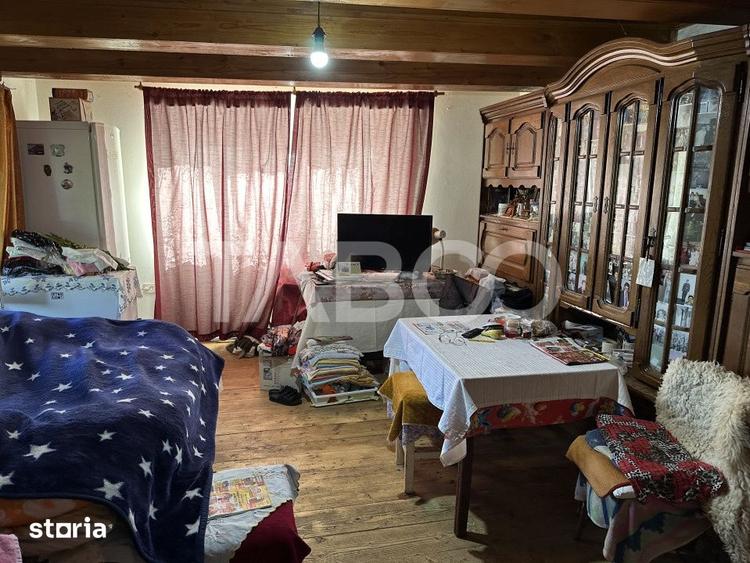 Casă cu 2 camere cu Teren 2340 Mp în Părău
