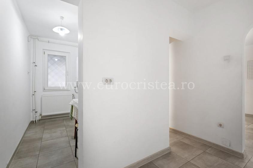 Apartament cu 2 camere de vânzare în Mangalia – Renovat, parter, Strada Sirenei - 4