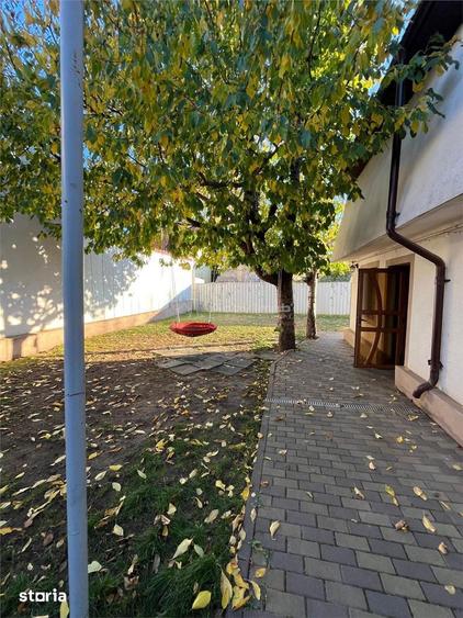 Casă cu 4 camere cu Teren 400 Mp în Central