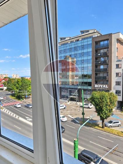 Apartament cu 3 camere decomandat în Griviței