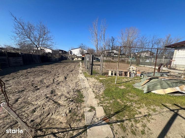 Casă cu 2 camere decomandat în Braniștea