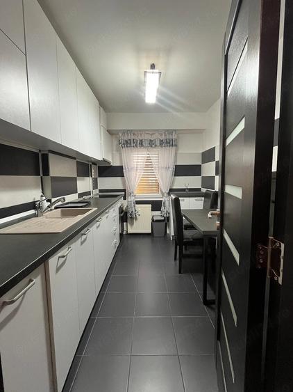 Apartament cu 2 camere semidecomandat în Polivalentă