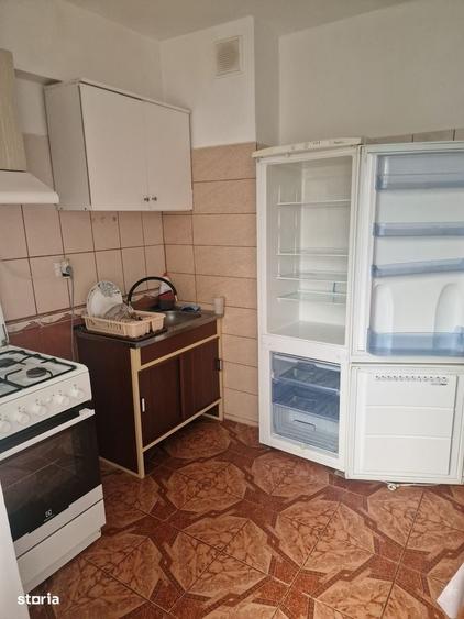 Garsonieră decomandată în Craiovița Nouă