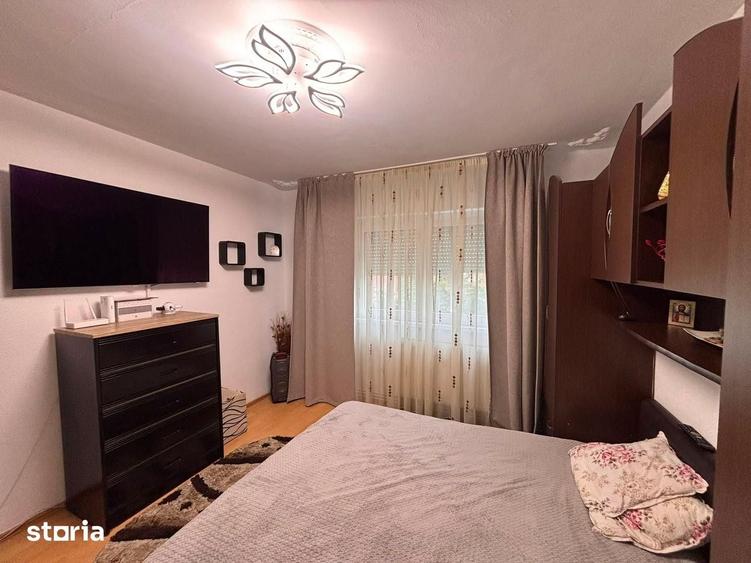 Apartament cu 3 camere decomandat în Trei Stejari
