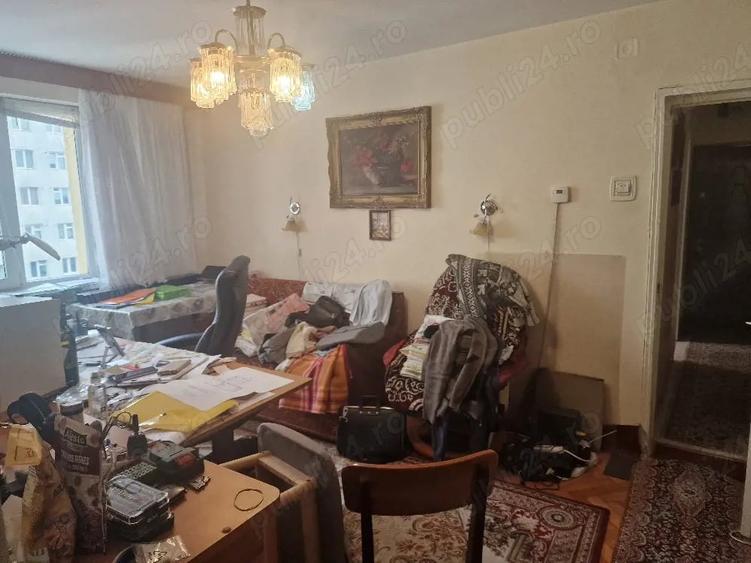 Apartament cu 3 camere semidecomandat în Central