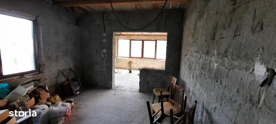 Casă cu 7 camere cu Teren 750 Mp în Mihai Eminescu