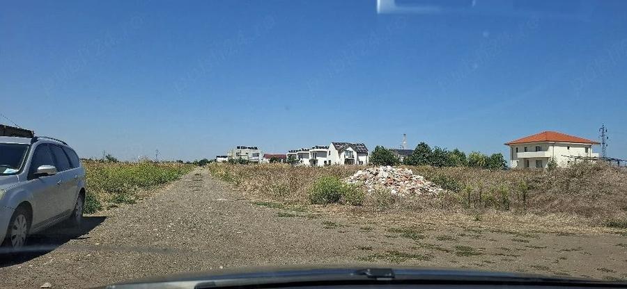 Teren de 8500 mp, în Viile Noi