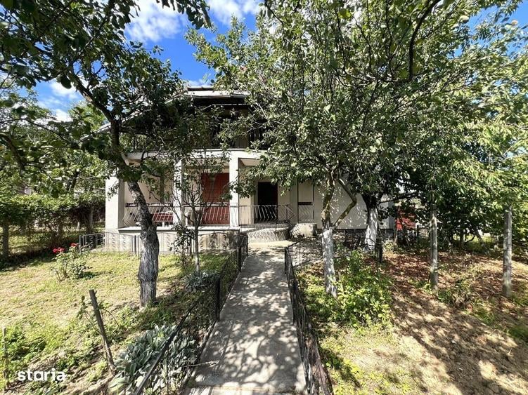 Casă cu 4 camere în Viile Satu Mare