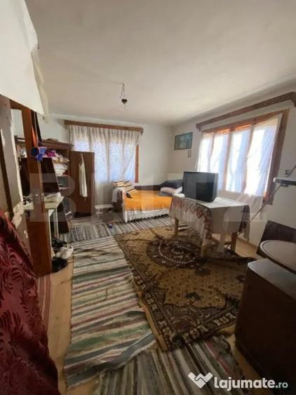 Casă cu 4 camere cu Teren 3000 Mp în Central