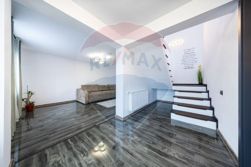 Casă individuală cu 3 camere cu Teren 400 Mp în Sânpetru