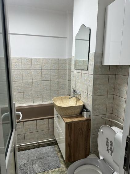 Apartament cu 2 camere decomandat în Soarelui
