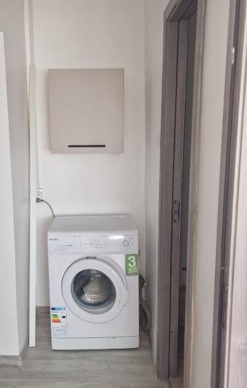 Apartament cu 2 camere decomandat în Rovine