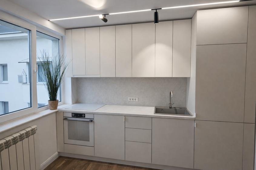 Apartament cu 2 camere semidecomandat, mobilat în P-ța Amzei