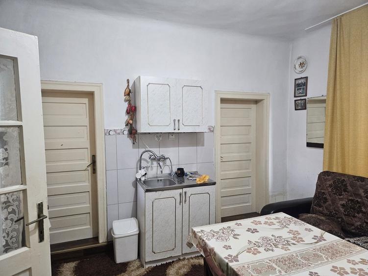 Casă cu 3 camere în Central