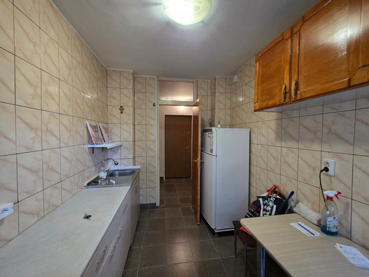 Apartament cu 2 camere decomandat în Lacul Tei