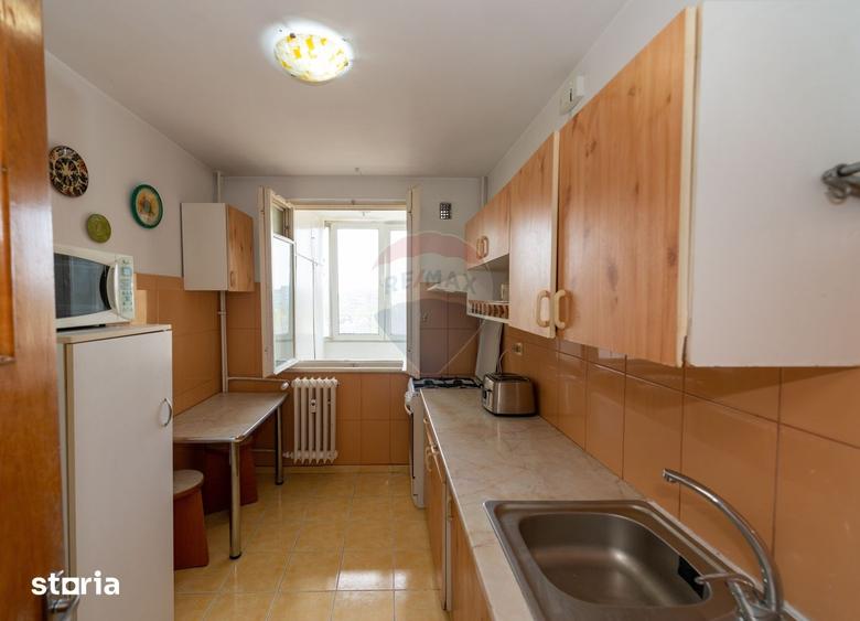 Apartament cu 3 camere, mobilat în Titan