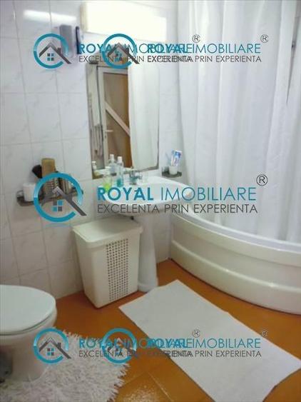 Casă individuală cu 9 camere cu Canalizare în Republicii