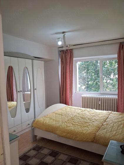 Apartament cu 3 camere decomandat în Titulescu