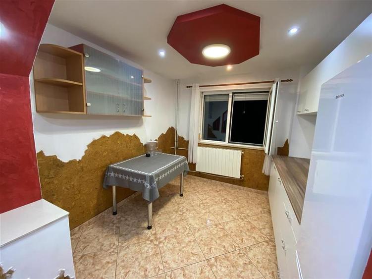 RECO Apartament 3 camere decomandat de inchiriat in Rogerius. - 12