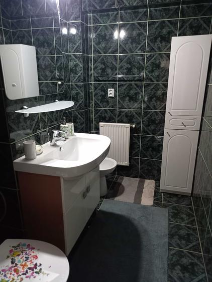 Apartament cu 4 camere decomandat în Lehnești