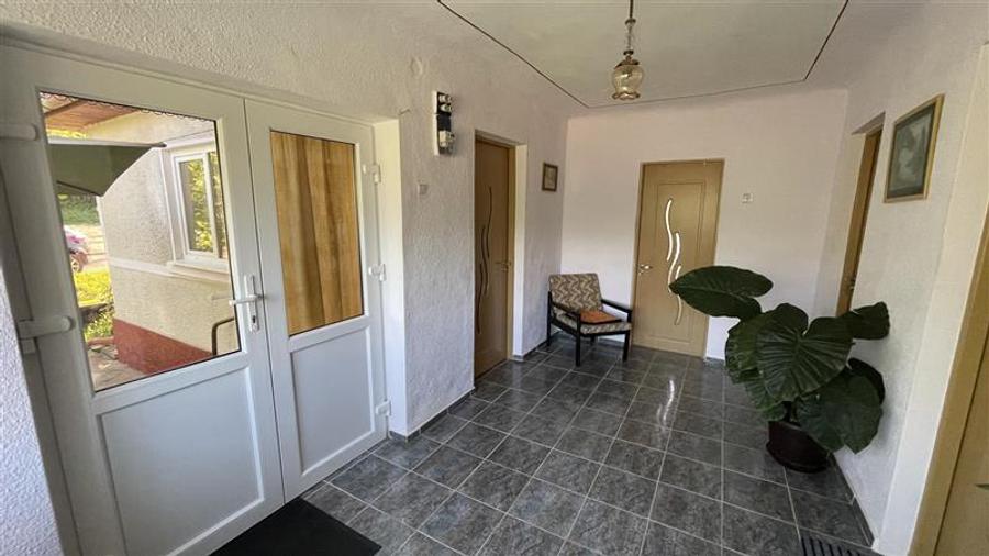 Casă individuală cu 3 camere cu Teren 2500 Mp în Ulieș