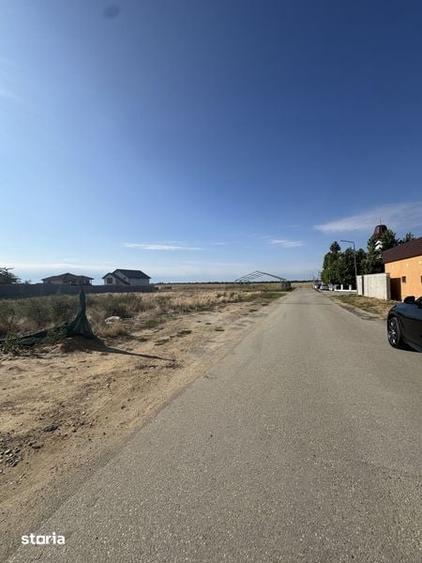 Teren de 700 mp, în Malu Mare