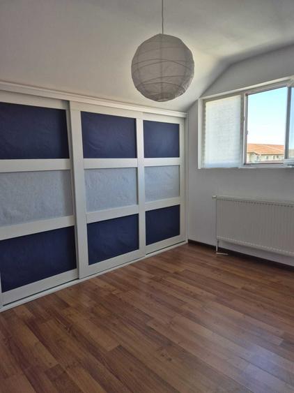 Apartament cu 3 camere decomandat în Soarelui