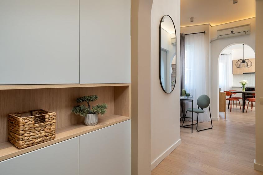 Apartament cu 3 camere semidecomandat, mobilat în Sala Palatului